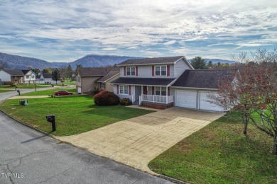 Above average 3 bedroom, 2 and a half bath home on a quiet dead on Silver Lake Golf Course in Tennessee - for sale on GolfHomes.com, golf home, golf lot