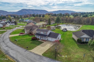 Above average 3 bedroom, 2 and a half bath home on a quiet dead on Silver Lake Golf Course in Tennessee - for sale on GolfHomes.com, golf home, golf lot