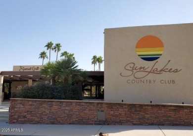 This spacious home features a SPLIT floorplan w/ 3 BEDROOMS & 2 on Sun Lakes Country Club in Arizona - for sale on GolfHomes.com, golf home, golf lot