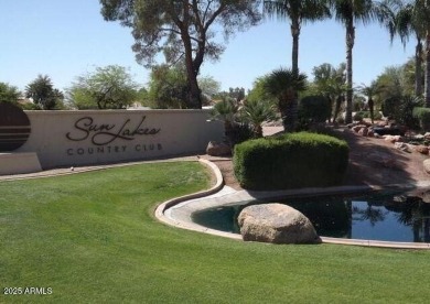 This spacious home features a SPLIT floorplan w/ 3 BEDROOMS & 2 on Sun Lakes Country Club in Arizona - for sale on GolfHomes.com, golf home, golf lot