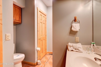 Gorgeous, Updated Investment Cabin Available in Pigeon Forge! on Gatlinburg Golf Course in Tennessee - for sale on GolfHomes.com, golf home, golf lot
