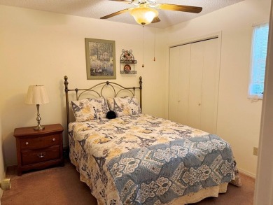 Well cared for, move-in condition, ONE LEVEL 2 bed 1 1/2 bath on Cherokee Village North Course in Arkansas - for sale on GolfHomes.com, golf home, golf lot
