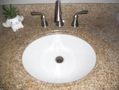 BEAUTIFULLY UPGRADED, SPOTLESS TOWNHOUSE CONDO IN CENTRAL SHELBY on Cherry Creek Golf Club in Michigan - for sale on GolfHomes.com, golf home, golf lot