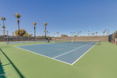 Beautifully remodeled 2-bed, 2-bath home on a corner lot in Sun on Sun City Country Club in Arizona - for sale on GolfHomes.com, golf home, golf lot