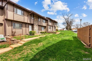 Live the lake life! This nicely updated 3 bedroom, 2.5 bathroom on Lake Saint Louis Par 3 in Missouri - for sale on GolfHomes.com, golf home, golf lot