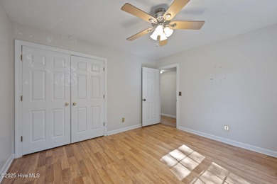 Charming house near 1st Tee of Rock Creek Golf Course. This 2 on Rock Creek Country Club in North Carolina - for sale on GolfHomes.com, golf home, golf lot