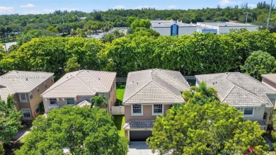 Spacious 5BR, 2.5BA home in Madison Green, Royal Palm Beach on The Links At Madison Green in Florida - for sale on GolfHomes.com, golf home, golf lot
