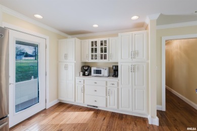 Welcome to Your Dream Home! This stunningly remodeled 3-bedroom on Shawnee Hills Country Club in Illinois - for sale on GolfHomes.com, golf home, golf lot