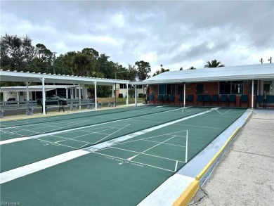 Welcome to this beautifully maintained 2 bedroom, 2 bath mobile on Breckenridge Golf and Country Club in Florida - for sale on GolfHomes.com, golf home, golf lot