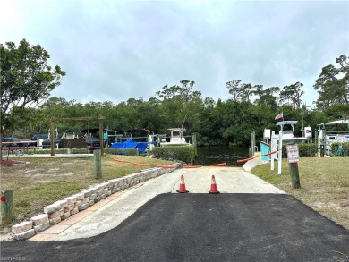 Welcome to this beautifully maintained 2 bedroom, 2 bath mobile on Breckenridge Golf and Country Club in Florida - for sale on GolfHomes.com, golf home, golf lot