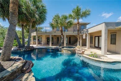 *Fabulous Tropical Oasis!* This gorgeous pool & hot tub with on Rockport Country Club in Texas - for sale on GolfHomes.com, golf home, golf lot