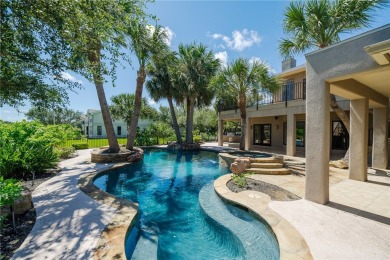 *Fabulous Tropical Oasis!* This gorgeous pool & hot tub with on Rockport Country Club in Texas - for sale on GolfHomes.com, golf home, golf lot