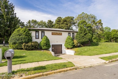 Location LOCATION location!!!  LIONS HEAD SOUTH ..one of a kind on Lions Head Country Club in New Jersey - for sale on GolfHomes.com, golf home, golf lot