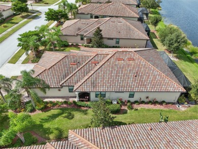 Bring your toothbrush and move right in! This 2 BR & Den, 2 BA on Plantation Golf and Country Club in Florida - for sale on GolfHomes.com, golf home, golf lot