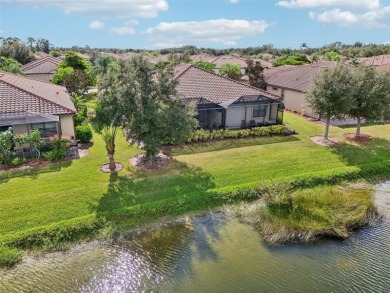 Bring your toothbrush and move right in! This 2 BR & Den, 2 BA on Plantation Golf and Country Club in Florida - for sale on GolfHomes.com, golf home, golf lot