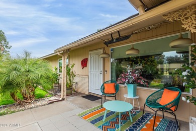 Enjoy easy living in this charming 2-bedroom Gemini home with a on Sun City Country Club in Arizona - for sale on GolfHomes.com, golf home, golf lot