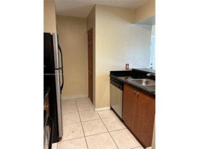 Excellent opportunity for an investor: unit rented at $ 1800.00 on Orangebrook Golf and Country Club in Florida - for sale on GolfHomes.com, golf home, golf lot