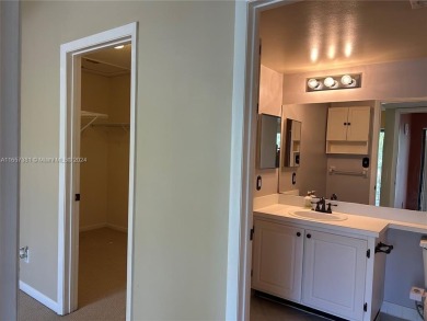 Excellent opportunity for an investor: unit rented at $ 1800.00 on Orangebrook Golf and Country Club in Florida - for sale on GolfHomes.com, golf home, golf lot