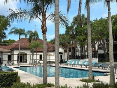 Excellent opportunity for an investor: unit rented at $ 1800.00 on Orangebrook Golf and Country Club in Florida - for sale on GolfHomes.com, golf home, golf lot