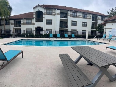 Excellent opportunity for an investor: unit rented at $ 1800.00 on Orangebrook Golf and Country Club in Florida - for sale on GolfHomes.com, golf home, golf lot