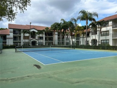 Excellent opportunity for an investor: unit rented at $ 1800.00 on Orangebrook Golf and Country Club in Florida - for sale on GolfHomes.com, golf home, golf lot