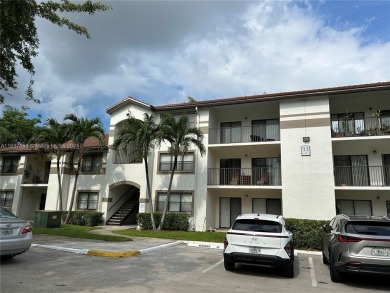 Excellent opportunity for an investor: unit rented at $ 1800.00 on Orangebrook Golf and Country Club in Florida - for sale on GolfHomes.com, golf home, golf lot