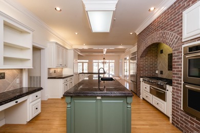 This beautiful CUSTOM home on the prestigious Founder's Course on Chenal Country Club - Bear Den Mountain in Arkansas - for sale on GolfHomes.com, golf home, golf lot