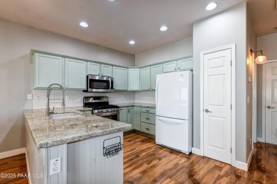 Gorgeous modern townhouse in Prescott Country Club. Move in on Prescott Golf and Country Club in Arizona - for sale on GolfHomes.com, golf home, golf lot