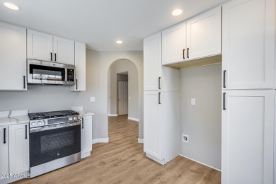 This beautifully remodeled 2-bedroom, 2-bathroom home is nestled on Oakwood Golf Club  in Arizona - for sale on GolfHomes.com, golf home, golf lot