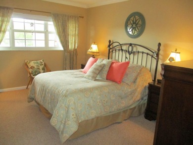 Welcome to this beautifully furnished upgraded 2-bedroom on Palm-Aire Country Club and Resort - Palms in Florida - for sale on GolfHomes.com, golf home, golf lot