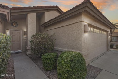 This beautifully remodeled 2-bedroom, 2-bathroom home is nestled on Oakwood Golf Club  in Arizona - for sale on GolfHomes.com, golf home, golf lot