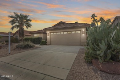 This beautifully remodeled 2-bedroom, 2-bathroom home is nestled on Oakwood Golf Club  in Arizona - for sale on GolfHomes.com, golf home, golf lot