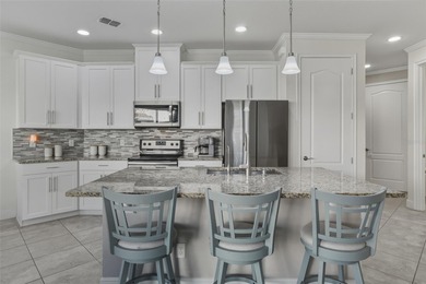 Under contract-accepting backup offers. Welcome to this on Eagle Creek Golf Club in Florida - for sale on GolfHomes.com, golf home, golf lot