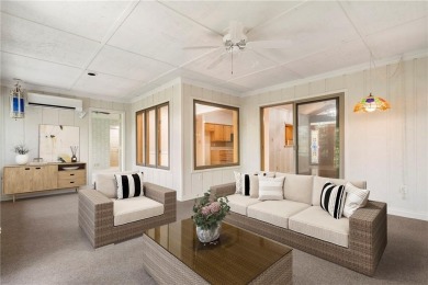 Custom 2 bed, 2.5 bath home with all main living on one level on Bella Vista Country Club - Berksdale in Arkansas - for sale on GolfHomes.com, golf home, golf lot