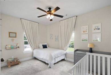 Come see this 2 bedroom beauty on a level lot! Convenient to on Bella Vista Country Club - Highlands in Arkansas - for sale on GolfHomes.com, golf home, golf lot