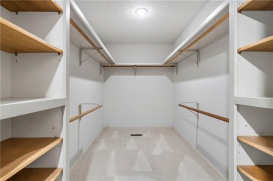 Custom 2 bed, 2.5 bath home with all main living on one level on Bella Vista Country Club - Berksdale in Arkansas - for sale on GolfHomes.com, golf home, golf lot