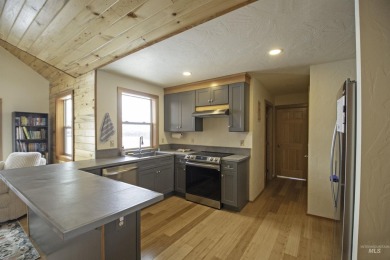 This adorable new 2-bedroom, 2-bathroom home is waiting for you on Council Mountain Golf Course in Idaho - for sale on GolfHomes.com, golf home, golf lot