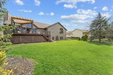 Enjoy Golf Course Views & Sunsets in this beautifully maintained on High Cliff Golf Course in Wisconsin - for sale on GolfHomes.com, golf home, golf lot