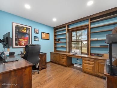 AERO ESTATES GEM!! Don't miss this rare opportunity to live in on Springbrook Golf Course in Illinois - for sale on GolfHomes.com, golf home, golf lot