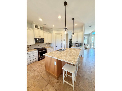 Beautiful POOL home on the Debary Golf and Country Clubs 14th on DeBary Golf and Country Club in Florida - for sale on GolfHomes.com, golf home, golf lot