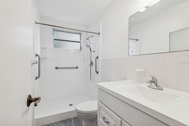 Welcome home to this FIRST FLOOR 2 bedroom, 2 bath 1100 sf on On Top Of The World Golf Course in Florida - for sale on GolfHomes.com, golf home, golf lot