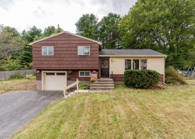 Welcome home to this beautiful 3-bedroom residence perfectly on Brunswick Golf Club in Maine - for sale on GolfHomes.com, golf home, golf lot
