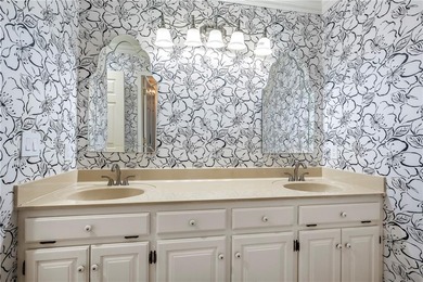 This large, spacious condo in East Fayetteville offers gorgeous on Paradise Valley Athletic Club in Arkansas - for sale on GolfHomes.com, golf home, golf lot