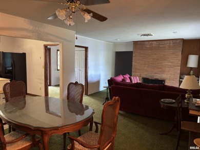 Located on one of Lake Springfield's most popular lanes this on Lincoln Greens Golf Course in Illinois - for sale on GolfHomes.com, golf home, golf lot