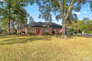 Welcome to this beautifully maintained four-bedroom, two-bath on Stonebrook Golf Club in Florida - for sale on GolfHomes.com, golf home, golf lot