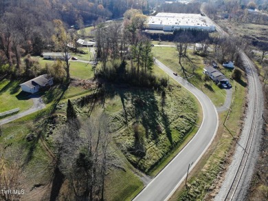 Take a look at this .957ac lot, zoned R1, conveniently located on Clear Creek Golf Club in Virginia - for sale on GolfHomes.com, golf home, golf lot