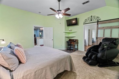 PECAN PLANTATION GEM nestled among mature trees on oversized lot on Pecan Plantation Country Club in Texas - for sale on GolfHomes.com, golf home, golf lot