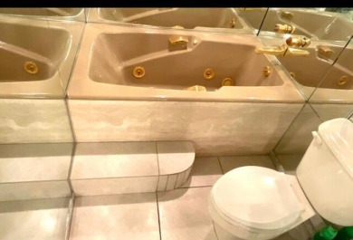 CORNER UNIT! VERY QUIET!  24/7 manned Gated community. Banyan on The President Country Club in Florida - for sale on GolfHomes.com, golf home, golf lot