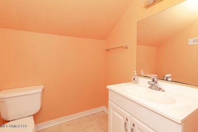 Spacious 5BR/5BA Home in Beautiful Diamondhead, MSDiscover on Diamondhead Country Club in Mississippi - for sale on GolfHomes.com, golf home, golf lot