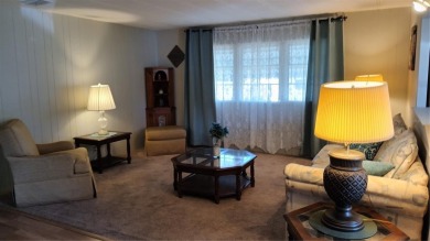 PRICE IMPROVEMENT!!!! This cozy and comfortable GOLF COURSE home on High Point Golf Club, Inc. in Florida - for sale on GolfHomes.com, golf home, golf lot